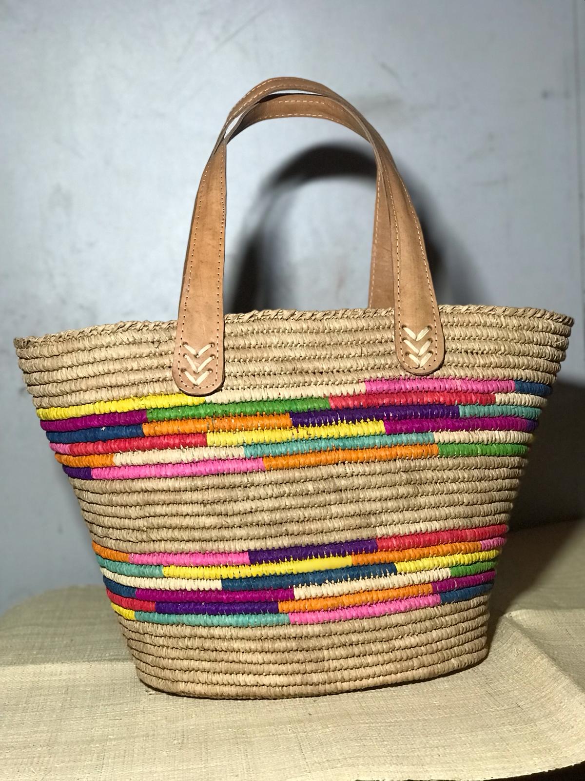  Cabas en raphia tissé