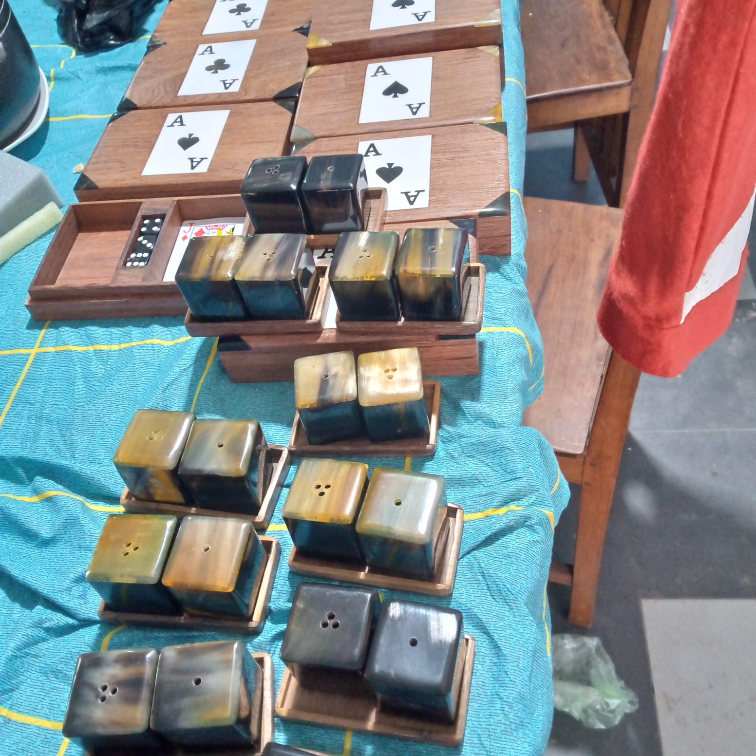  Jeu de dés en corne de zébu