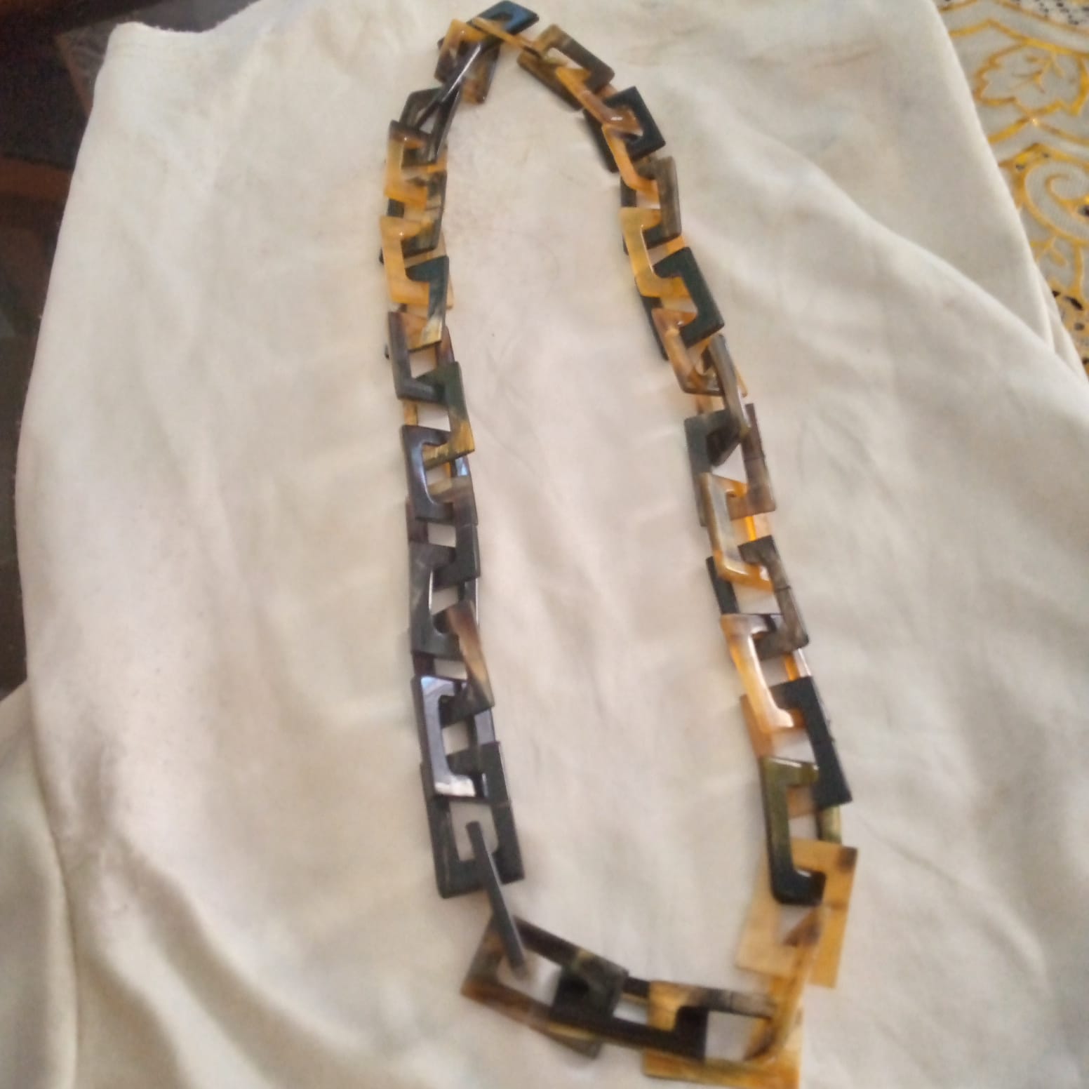 Collier entièrement en corne de zébu