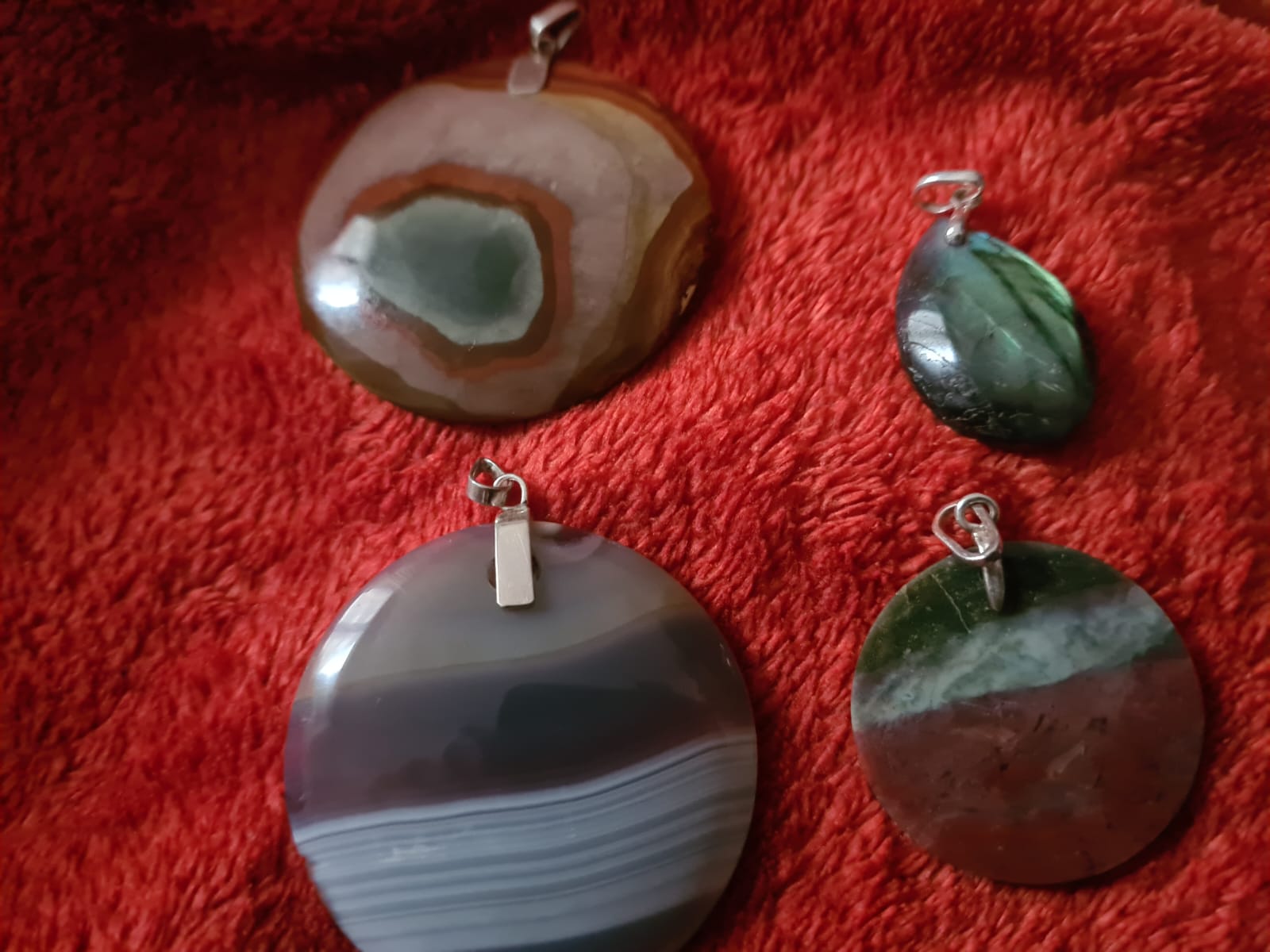 Collier en pierre et corde