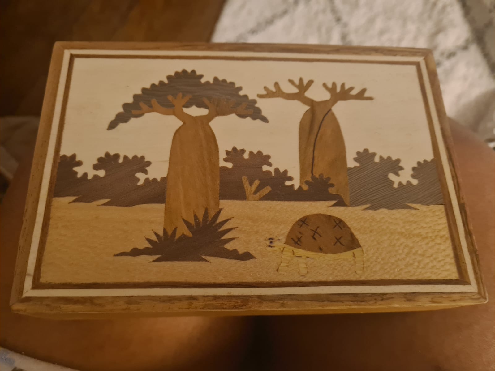 Boite en bois marqueterie