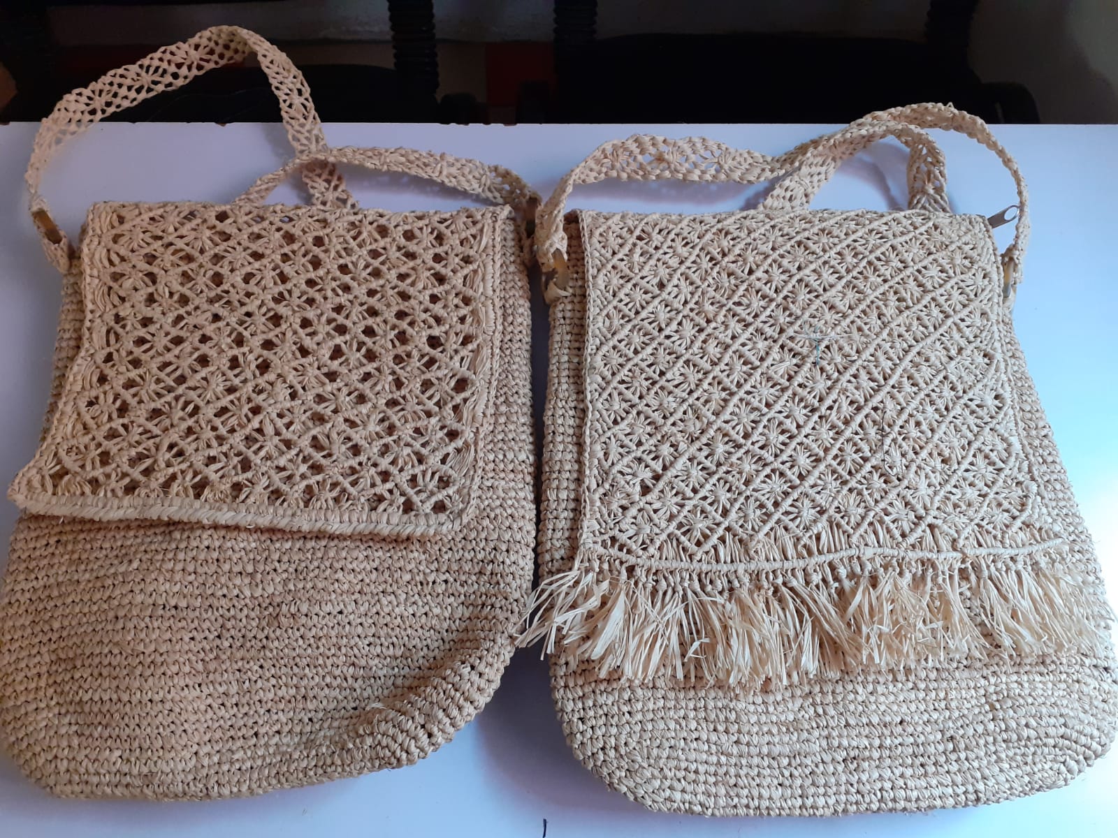 Sac en raphia avec cordon en macramé